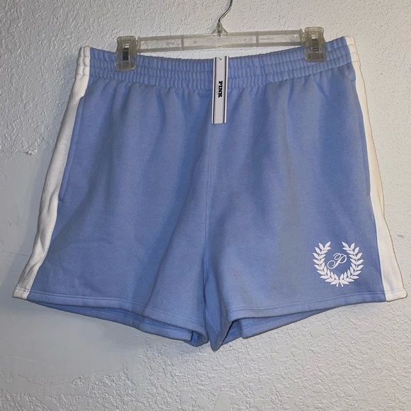 PINK Victoria's Secret Pants - NWT Victoria’s Secret PINK Ivy Fleece Relaxed Shorts M